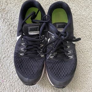 Black Nike Zoom Pegasus 34 sneakers